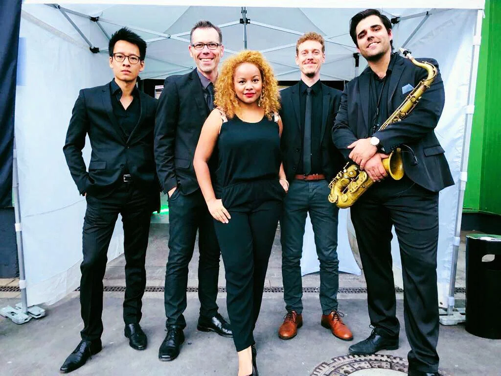 Jazz-Musik mit Have You Met Miss Jones für lebendige Hintergrundmusik.